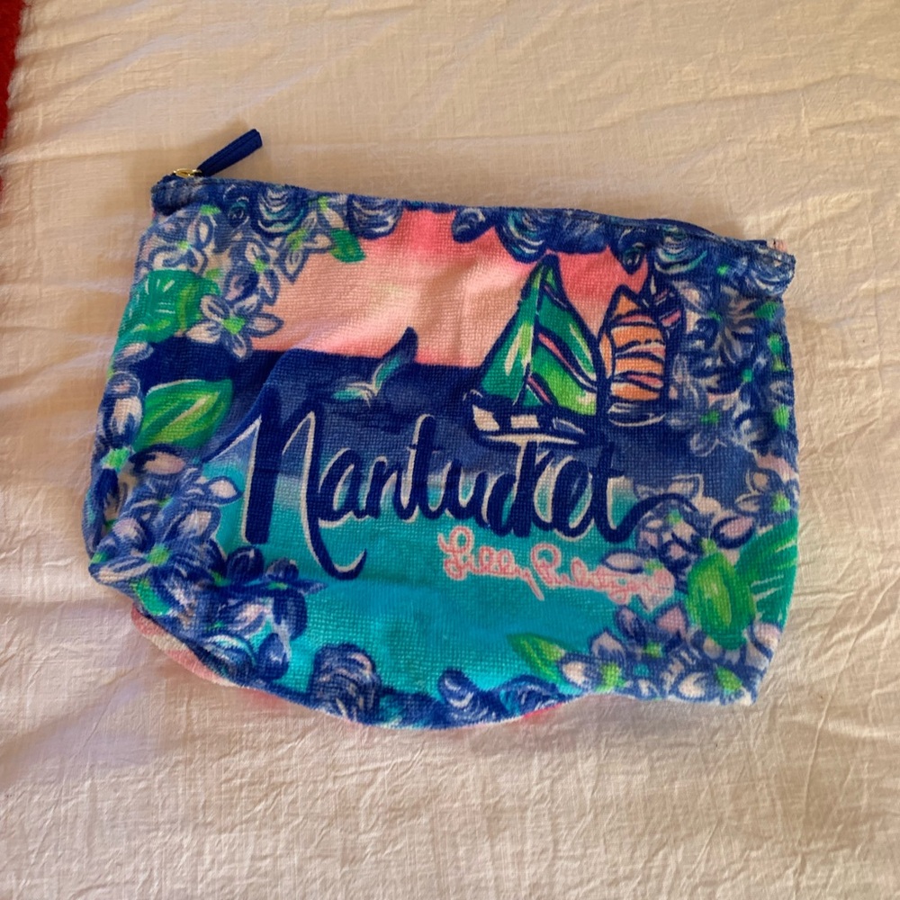 Lilly Pulitzer Nantucket’s beach terrycloth destination, tote AND zip pouch NWT - Picture 7 of 9
